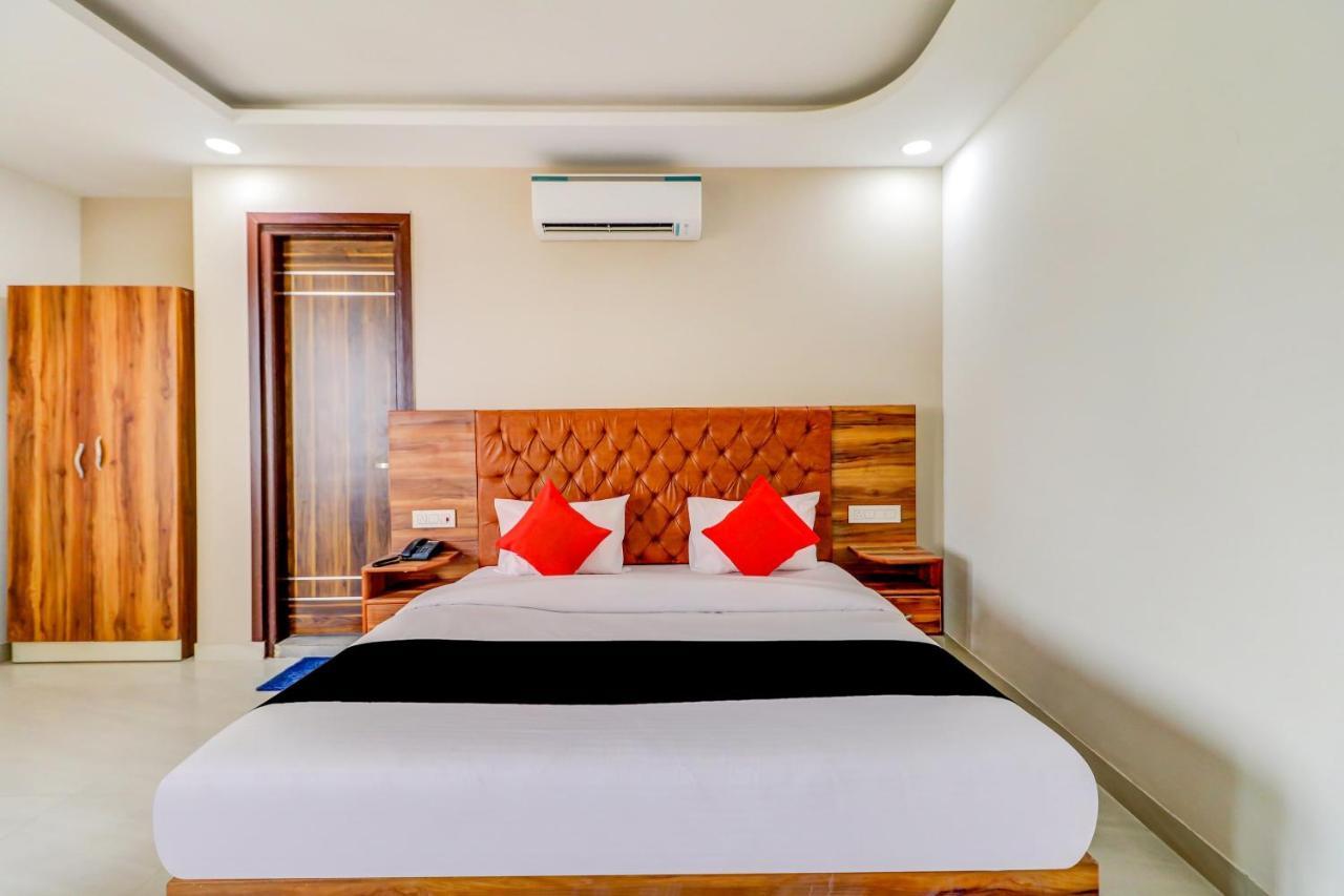 Oyo Flagship 80318 Hotel Sai Plaza Near Indira Gandhi International Airport Ню Делхи Екстериор снимка