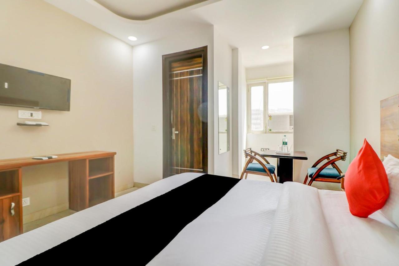 Oyo Flagship 80318 Hotel Sai Plaza Near Indira Gandhi International Airport Ню Делхи Екстериор снимка