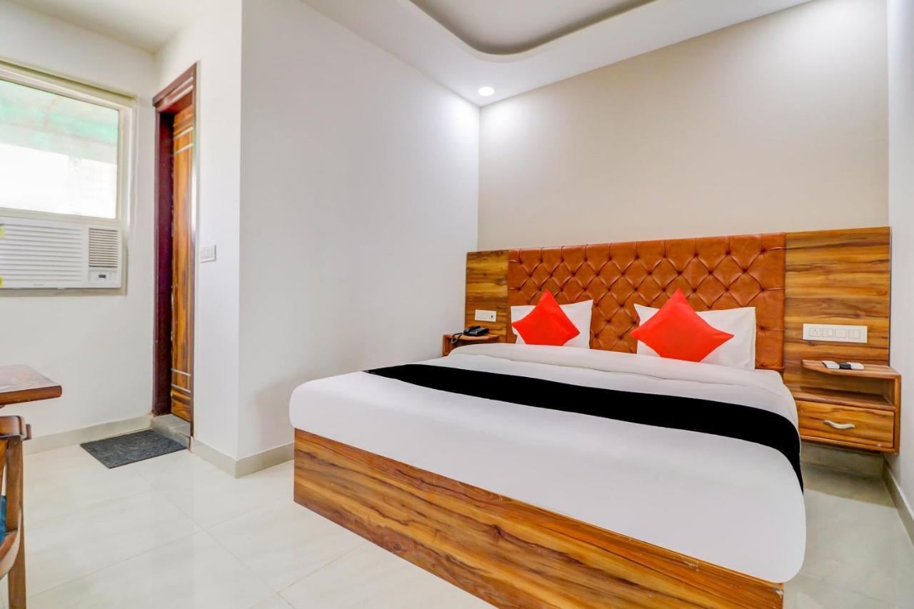 Oyo Flagship 80318 Hotel Sai Plaza Near Indira Gandhi International Airport Ню Делхи Екстериор снимка
