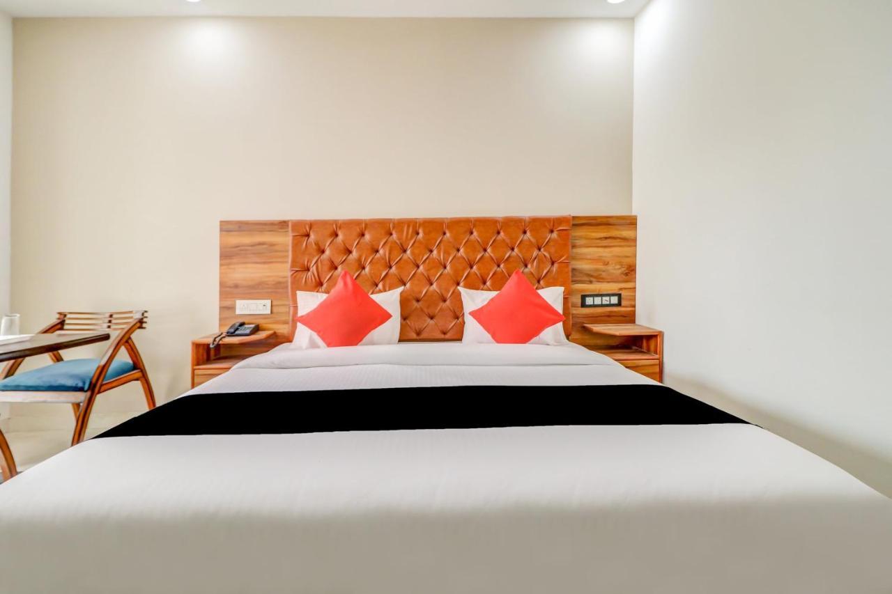 Oyo Flagship 80318 Hotel Sai Plaza Near Indira Gandhi International Airport Ню Делхи Екстериор снимка