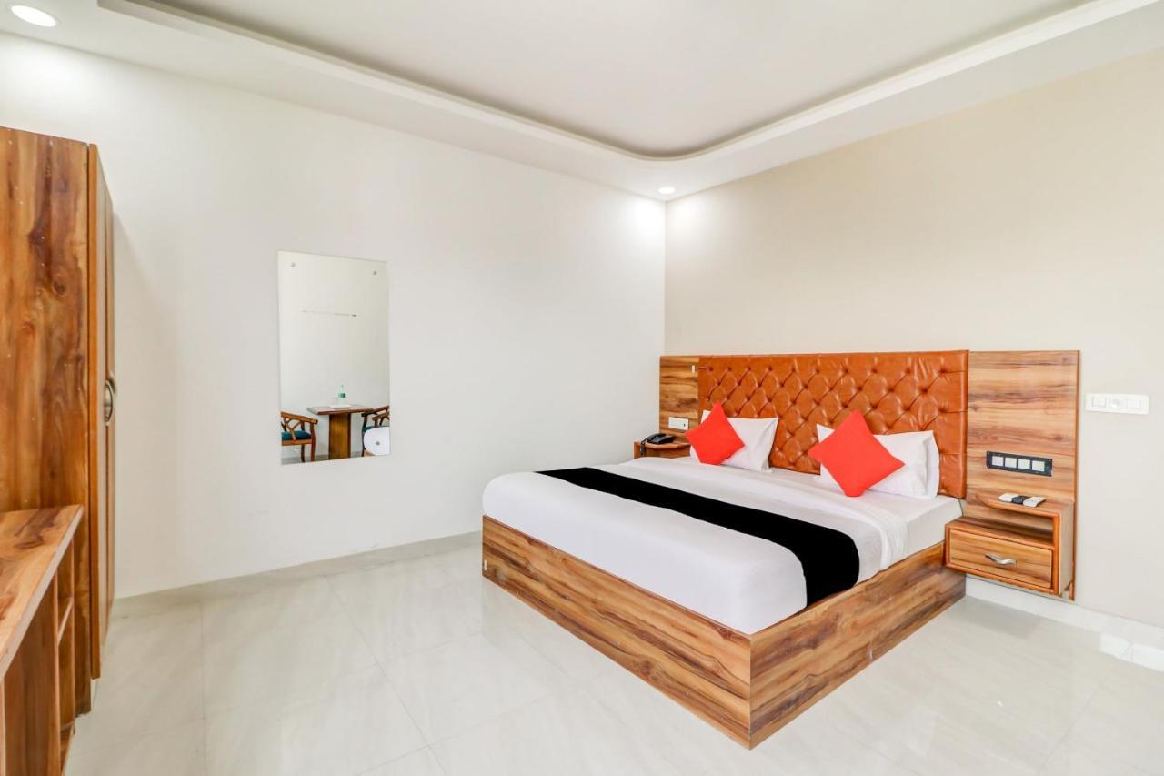 Oyo Flagship 80318 Hotel Sai Plaza Near Indira Gandhi International Airport Ню Делхи Екстериор снимка