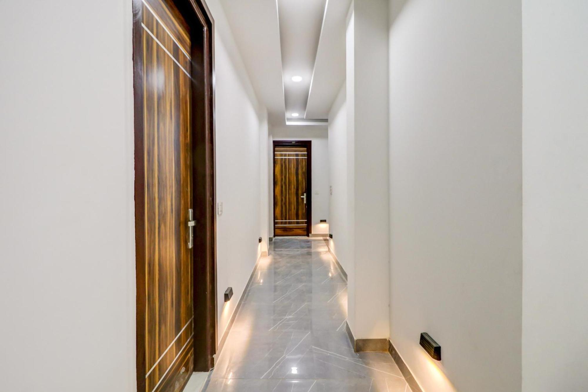 Oyo Flagship 80318 Hotel Sai Plaza Near Indira Gandhi International Airport Ню Делхи Екстериор снимка