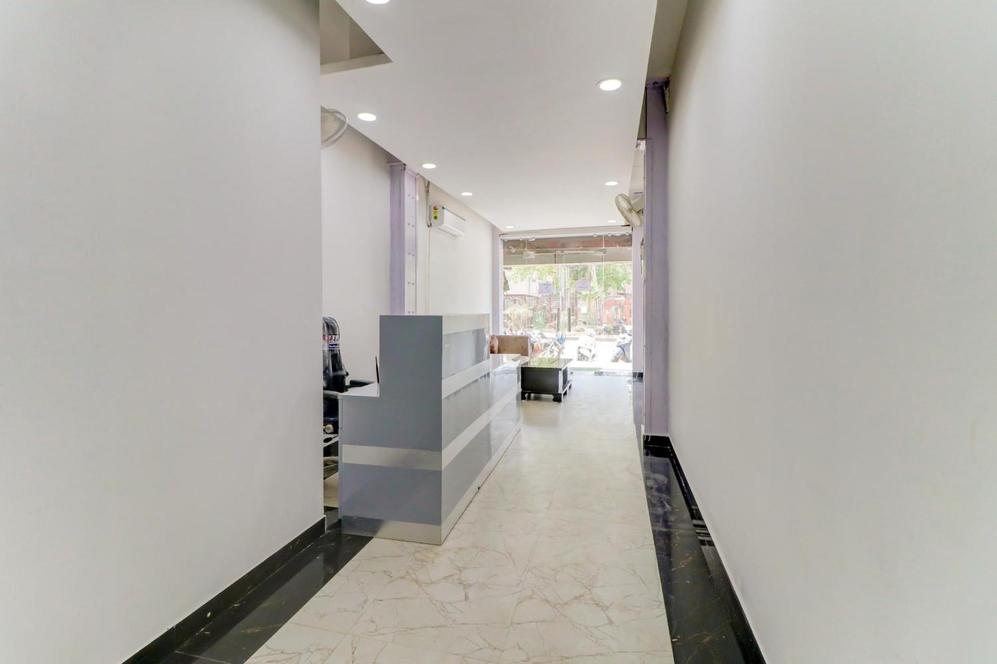 Oyo Flagship 80318 Hotel Sai Plaza Near Indira Gandhi International Airport Ню Делхи Екстериор снимка